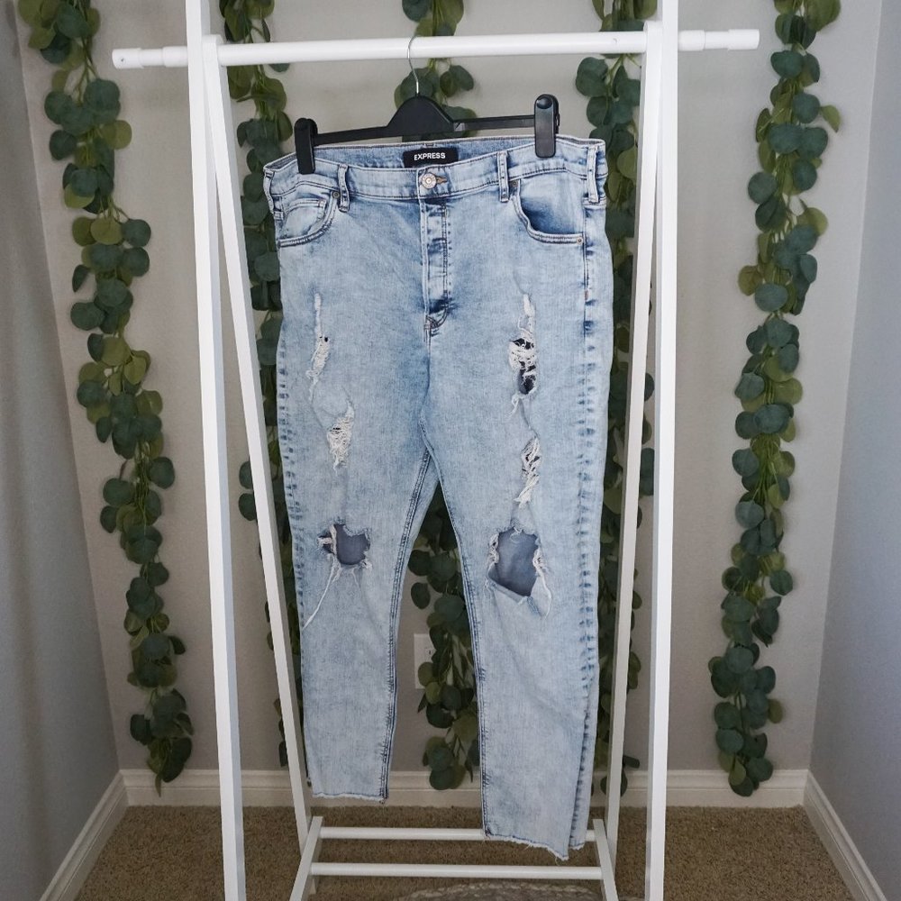 Distressed Jeans